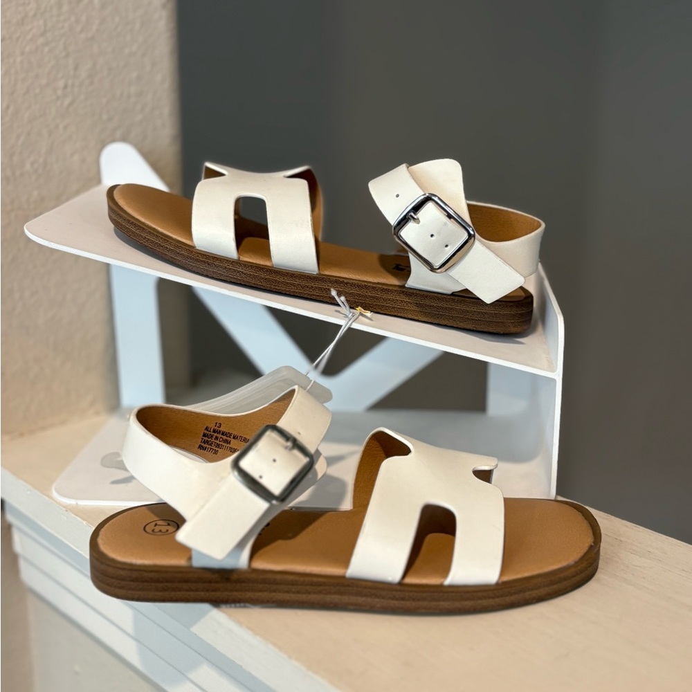 Art Class Girls Mari White Strappy Faux Leather Sandals Size 13 NWT